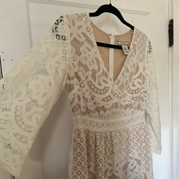 Vici- Can’t Help Falling in Love Lace Dress- White - Picture 2 of 6
